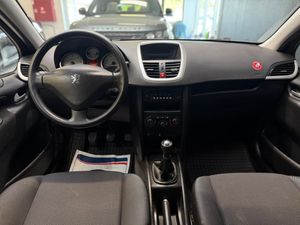 Peugeot 207 bild 8