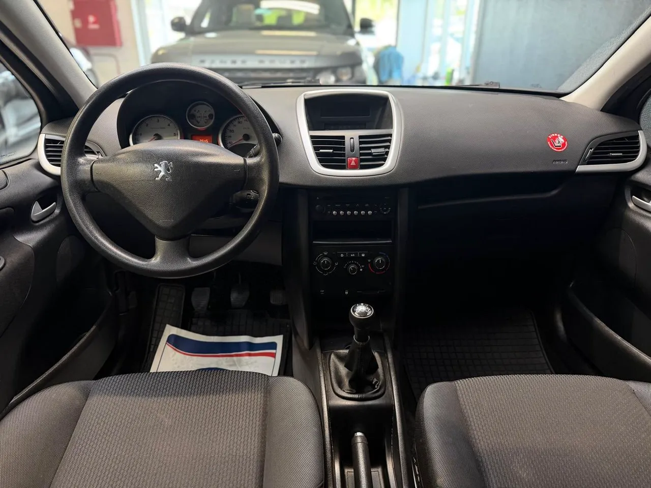 Vehicle image 7