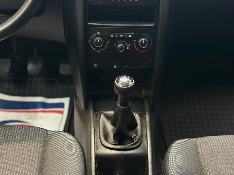 Peugeot 207 bild 12
