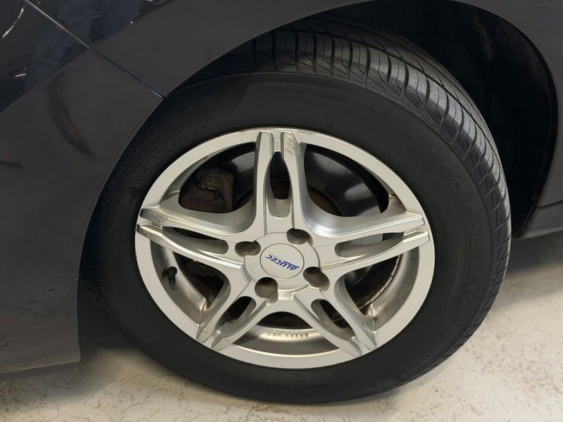 Peugeot 207 bild 16