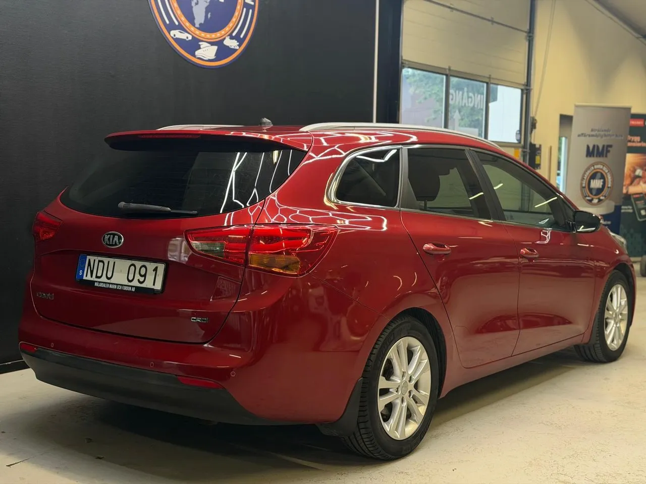 Vehicle image 19