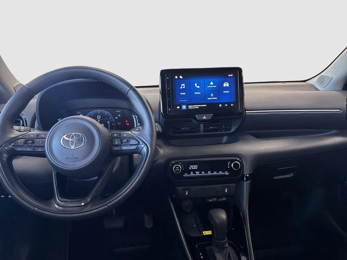 Vehicle image 5