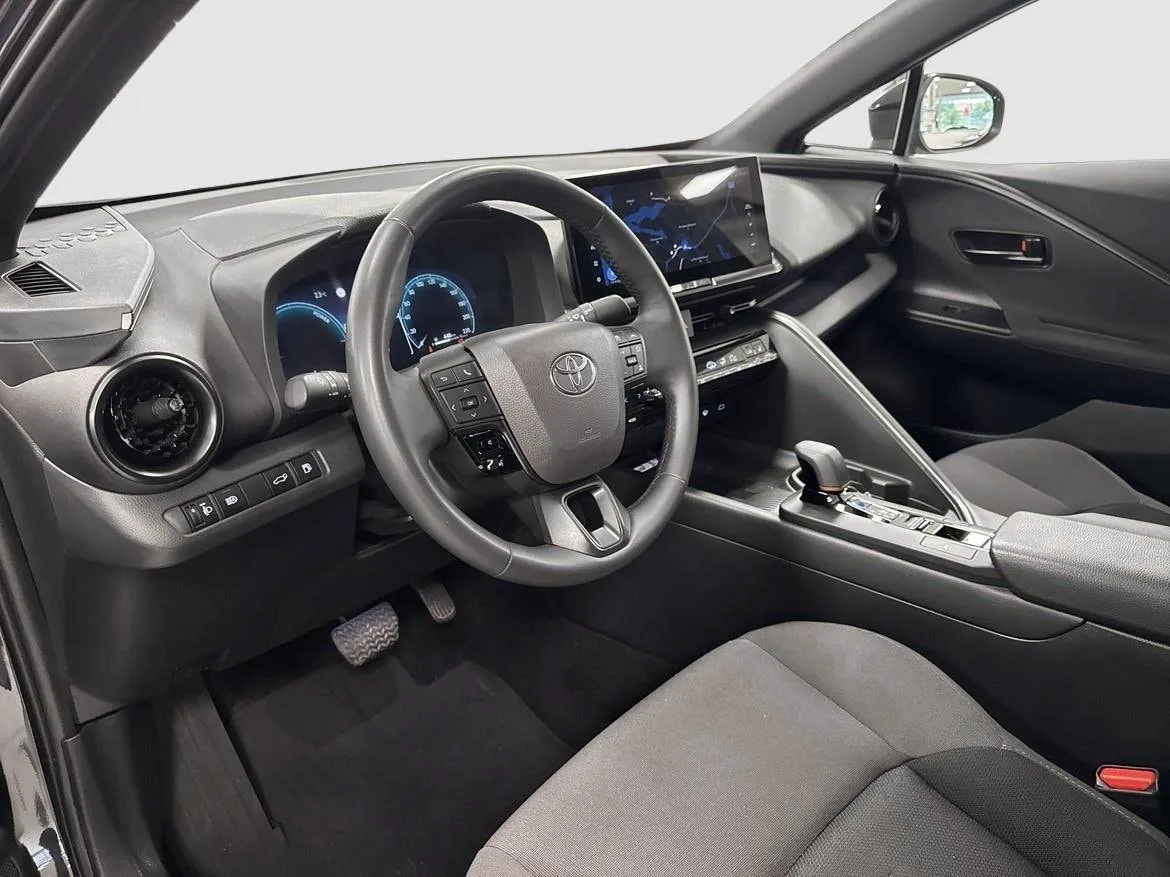 Vehicle image 11