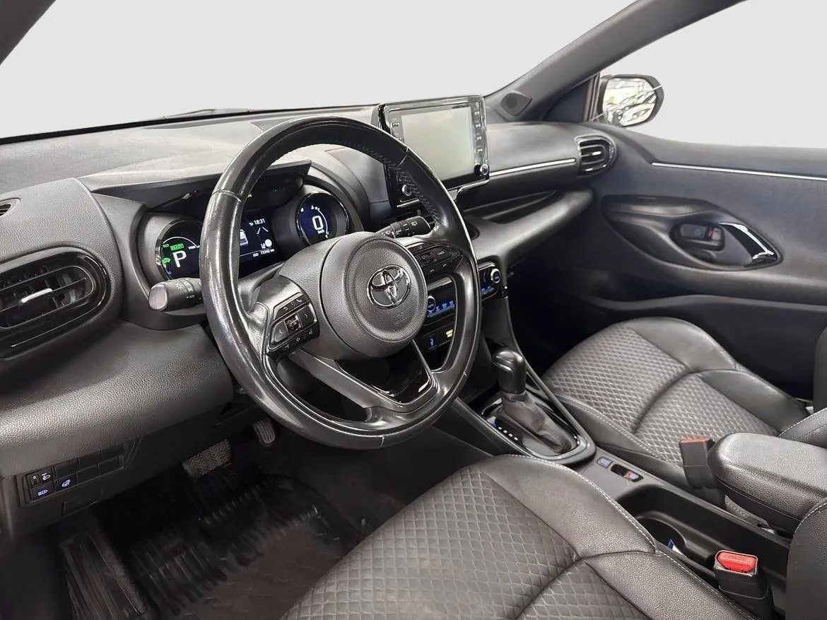 Vehicle image 7