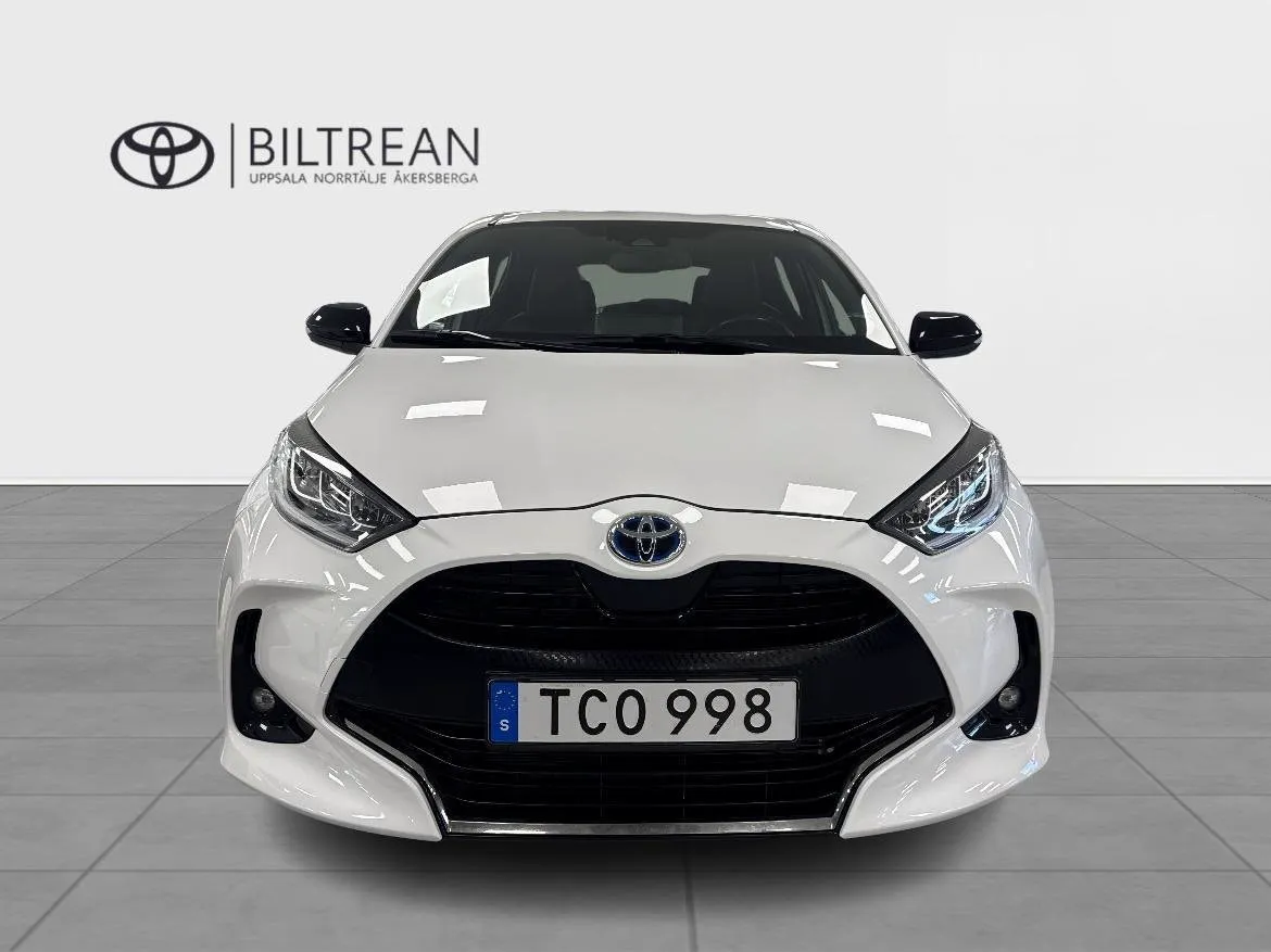 Vehicle image 5