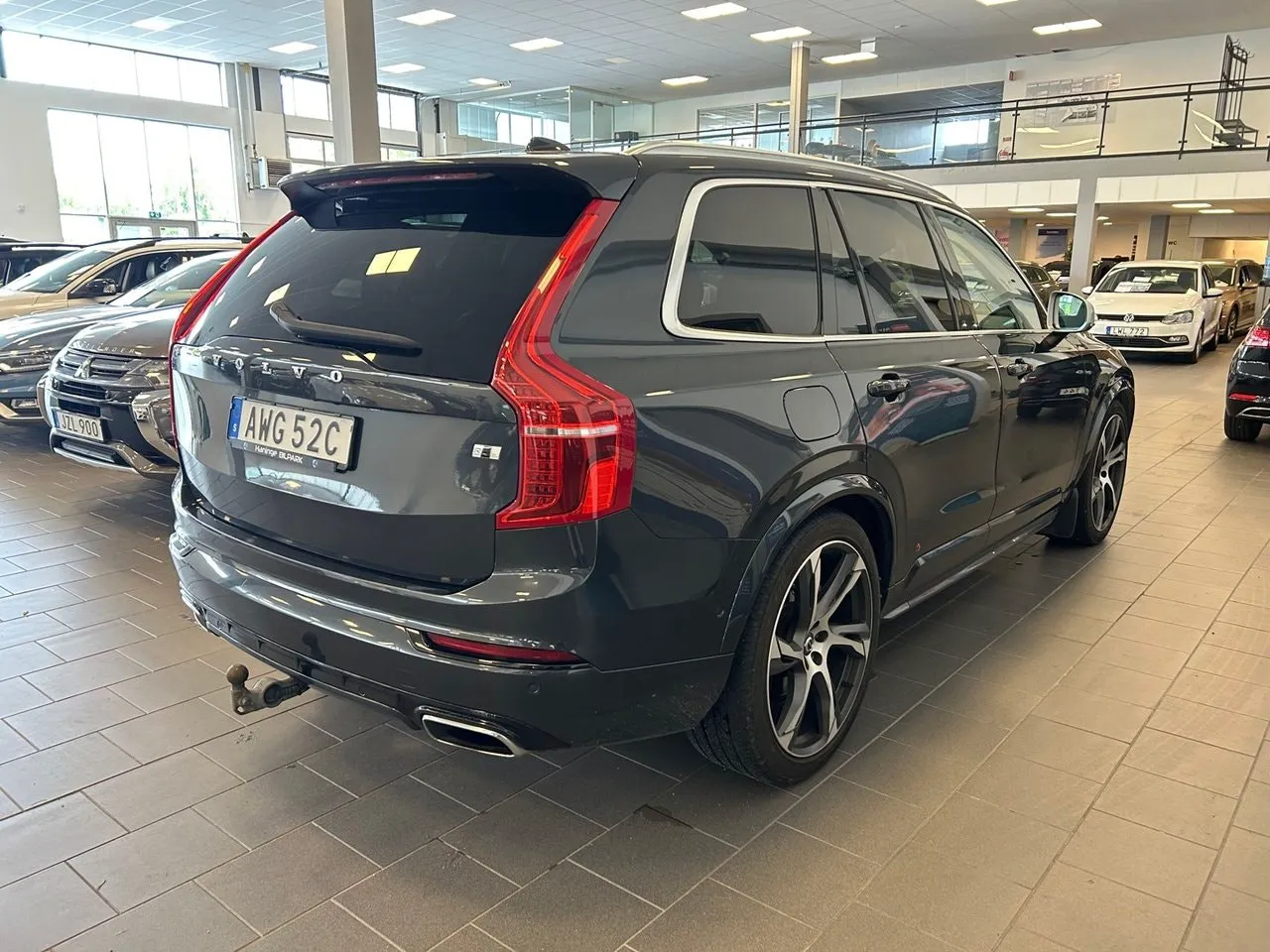 Vehicle image 5