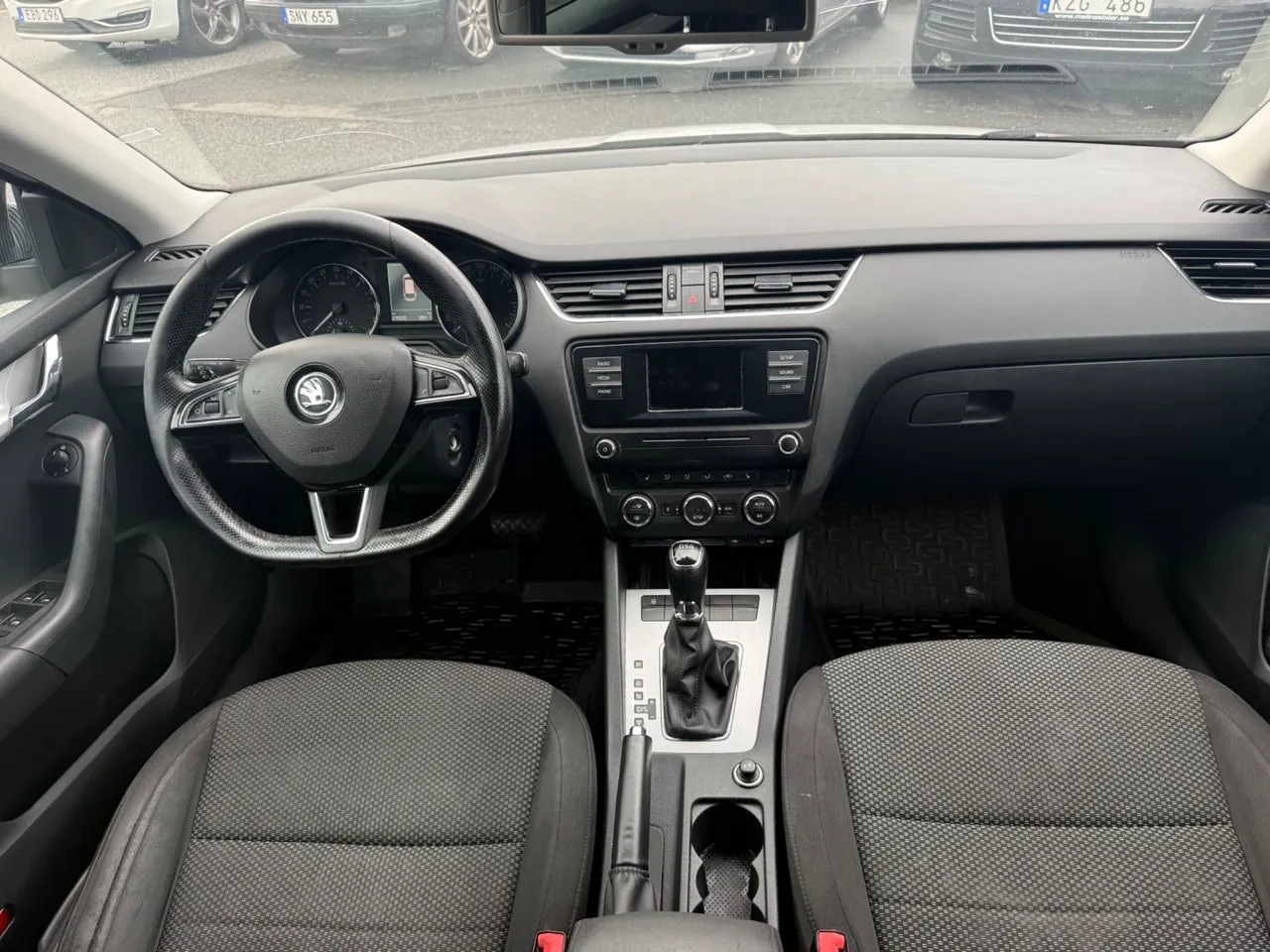 Vehicle image 6
