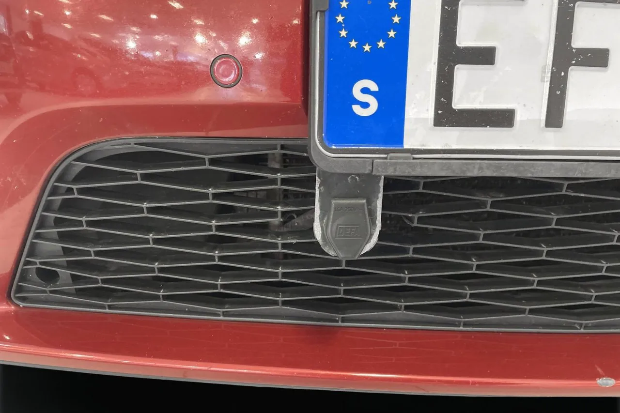 Vehicle image 24