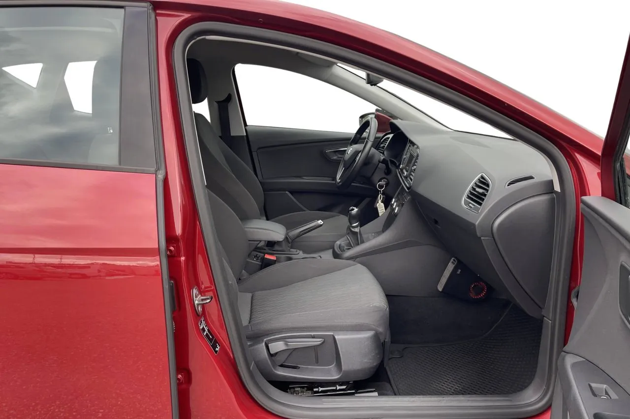 Vehicle image 14