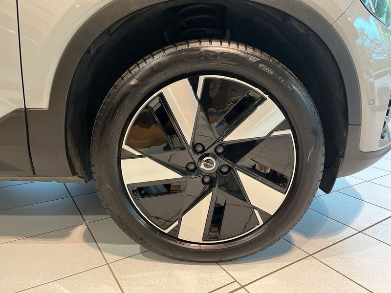 Volvo EX40 bild 10