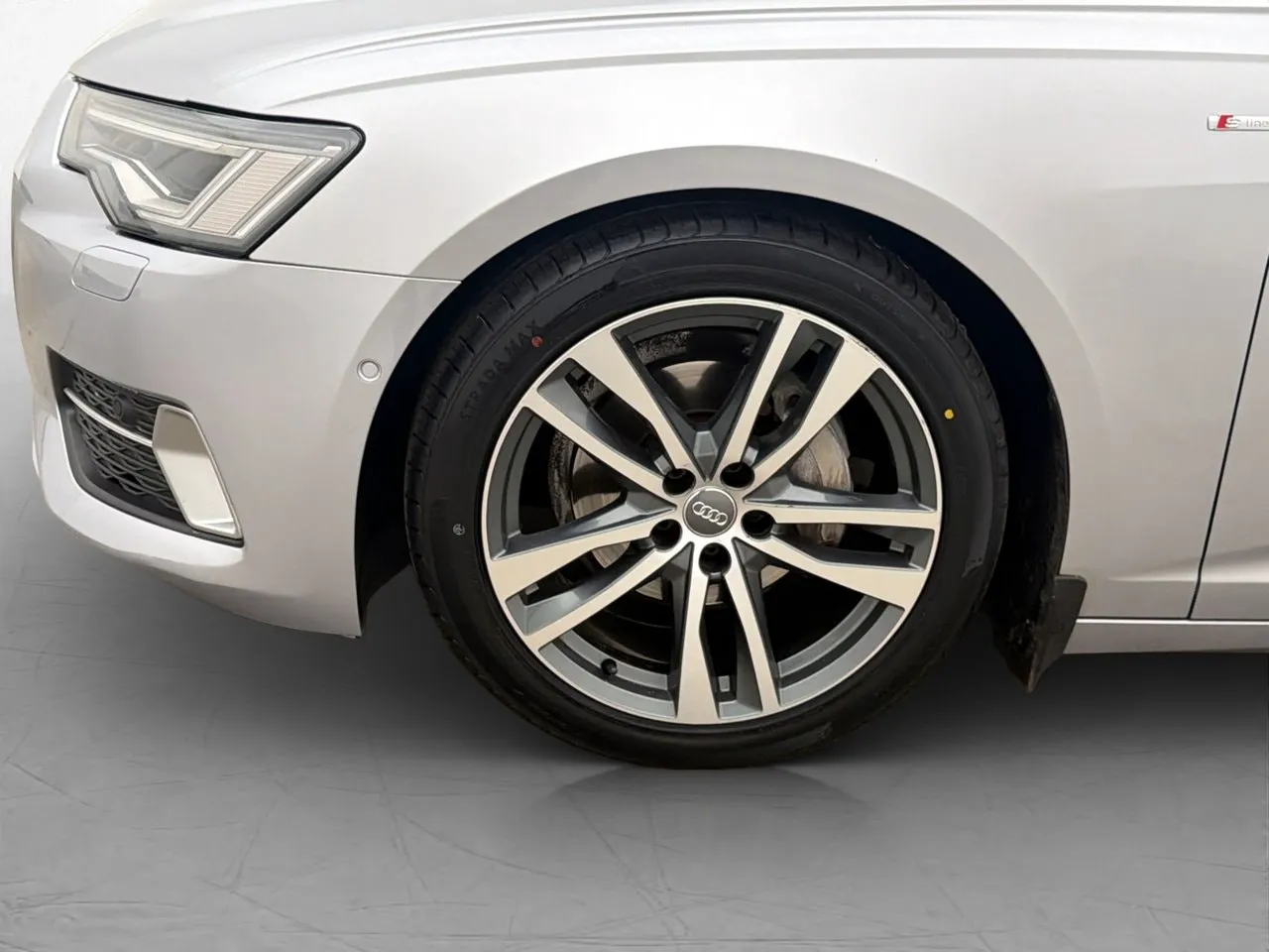 Vehicle image 30