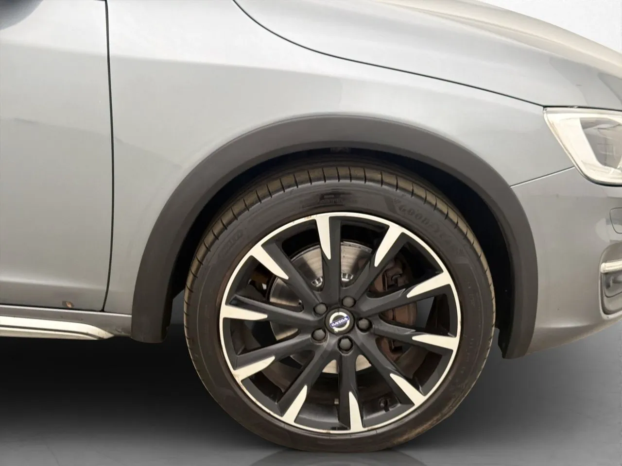 Vehicle image 30