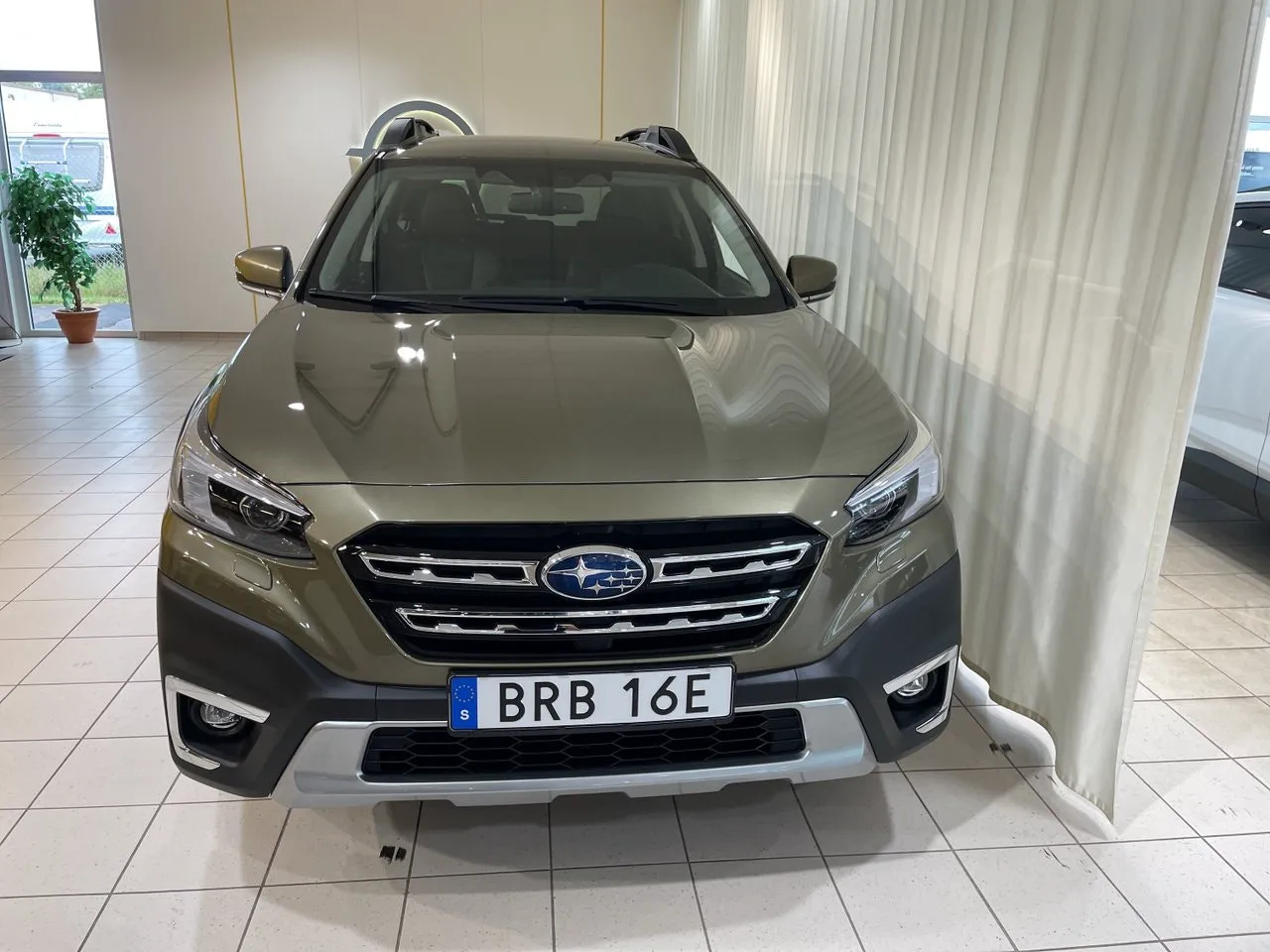 Vehicle image 18