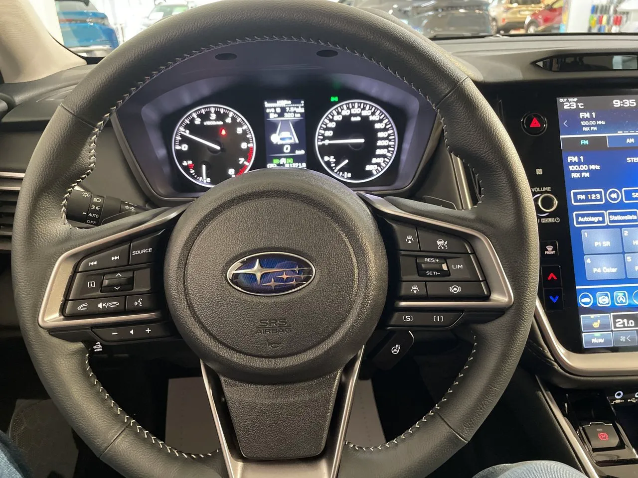 Vehicle image 15