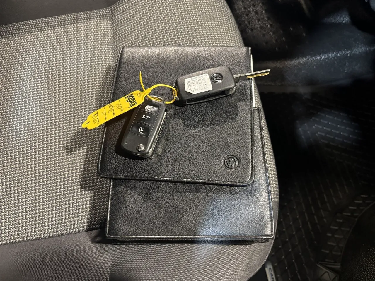 Vehicle image 22