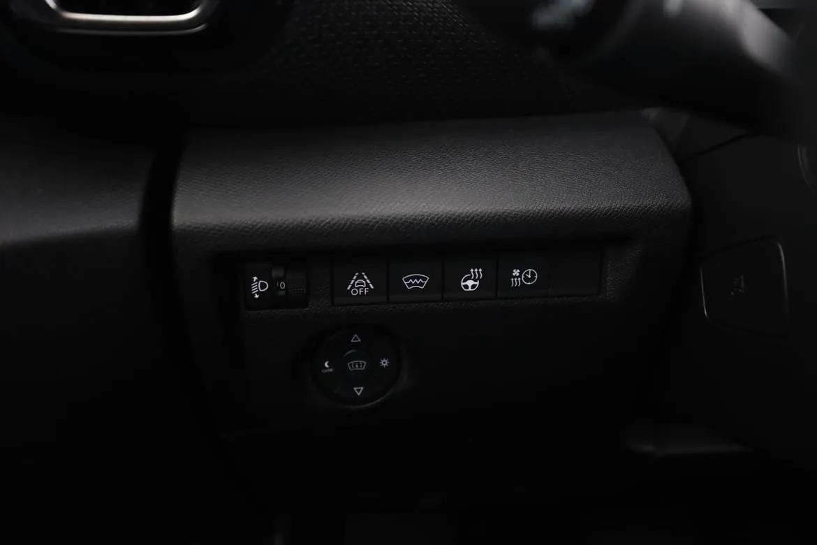 Vehicle image 35