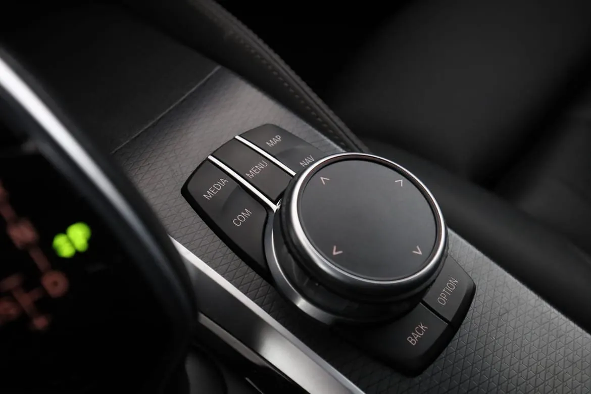 Vehicle image 32