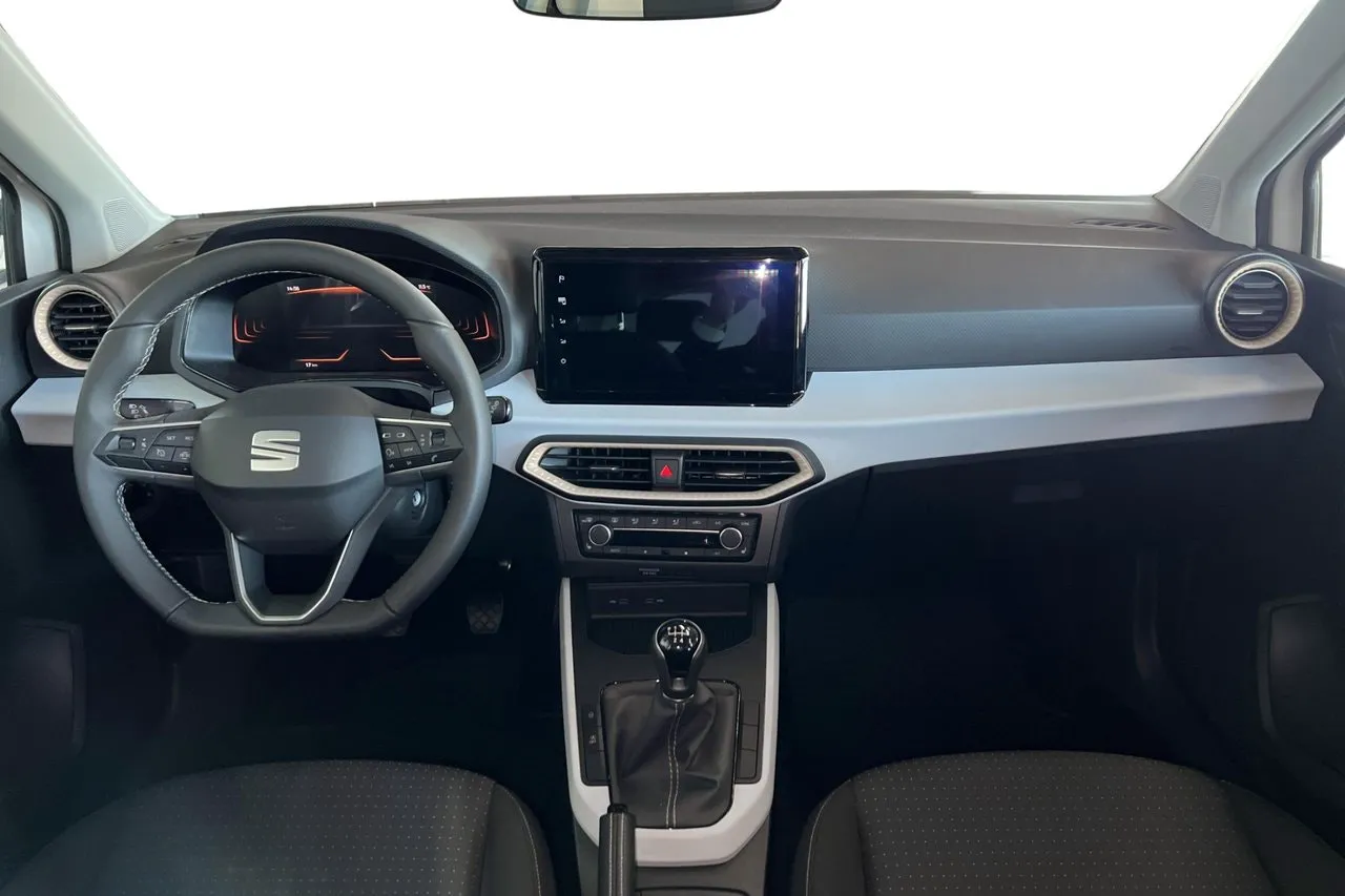 Vehicle image 15