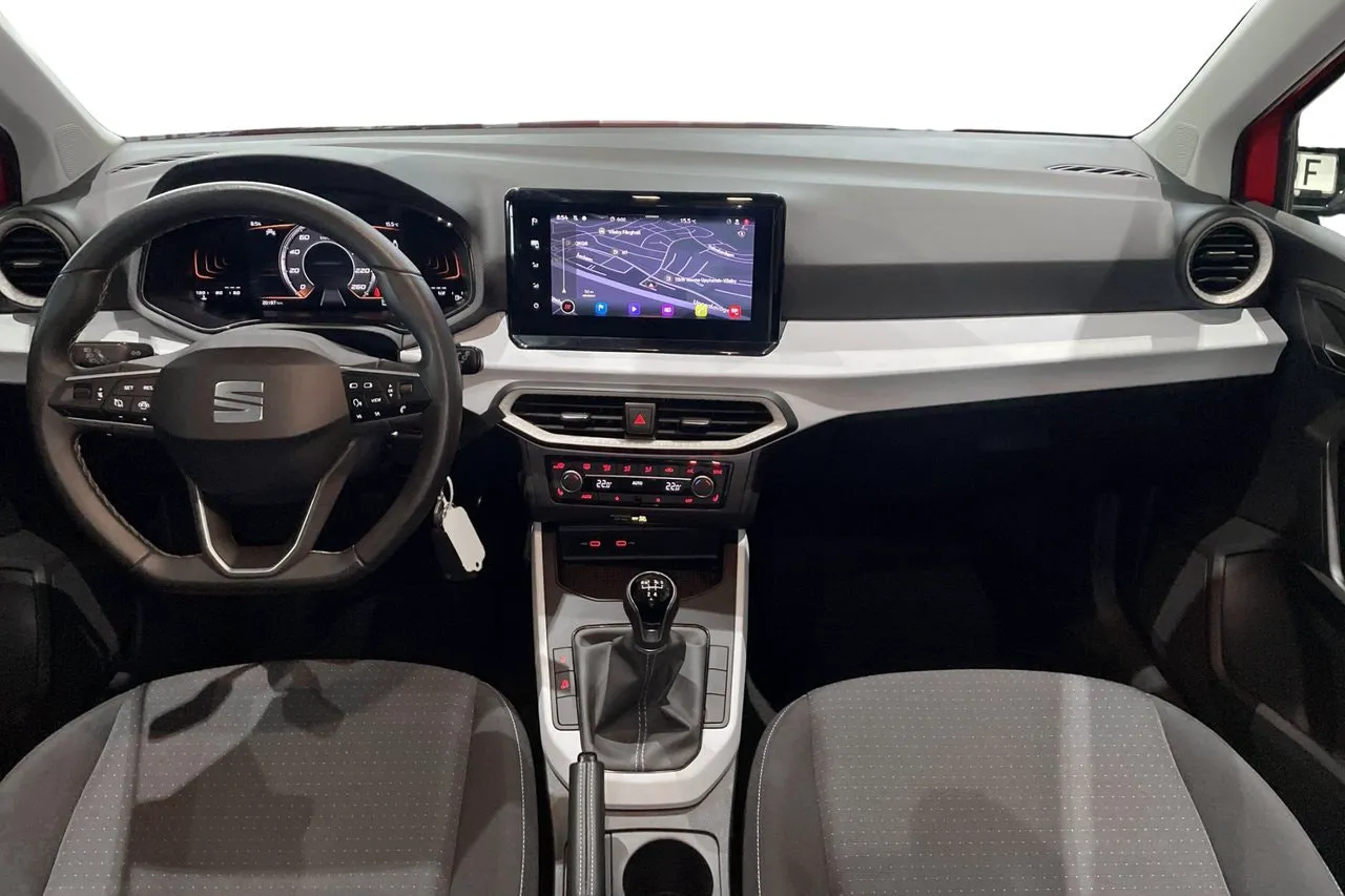 Vehicle image 15