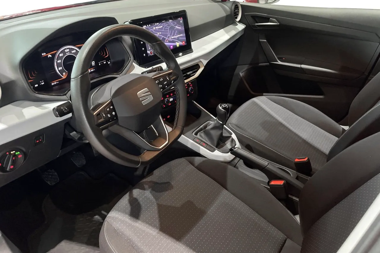 Vehicle image 10