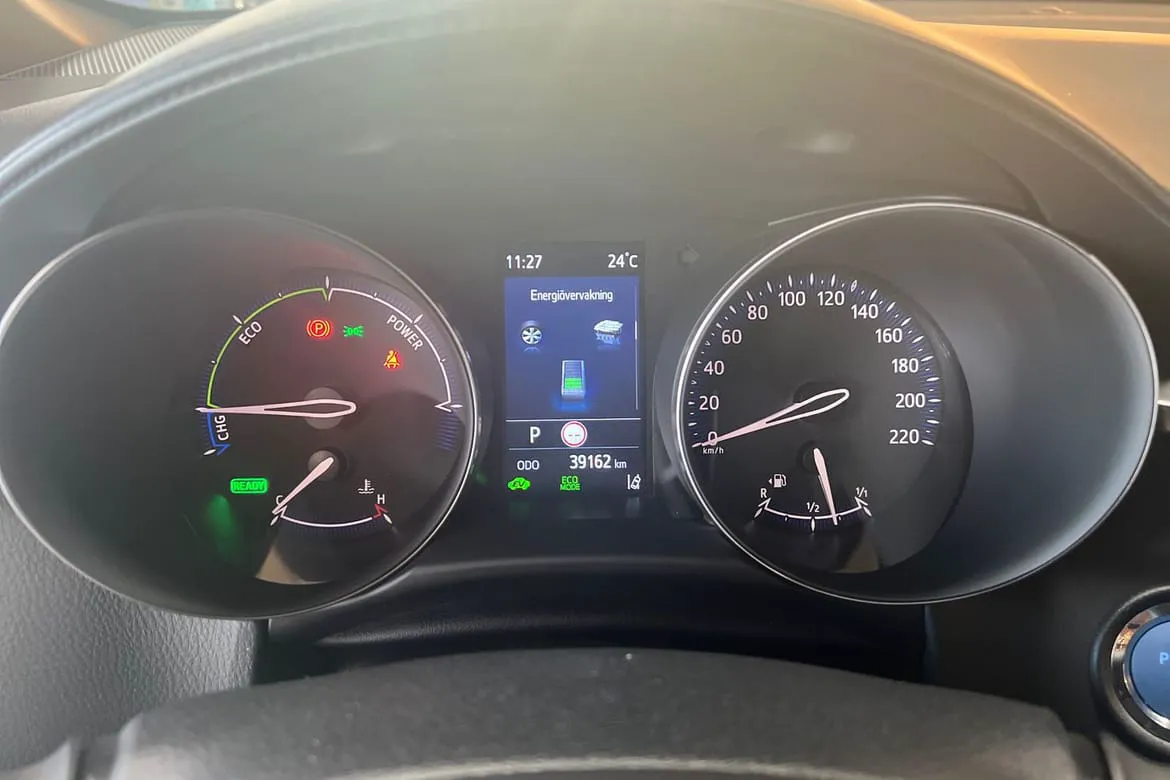 Vehicle image 14