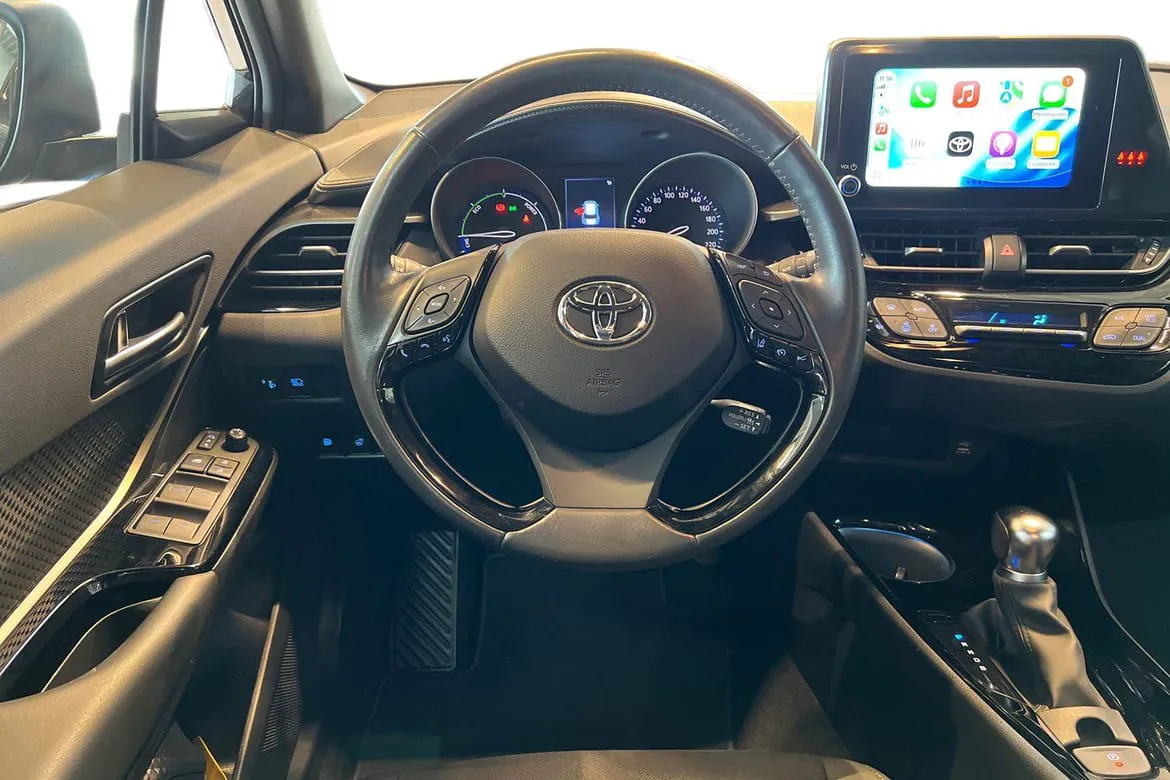 Vehicle image 9