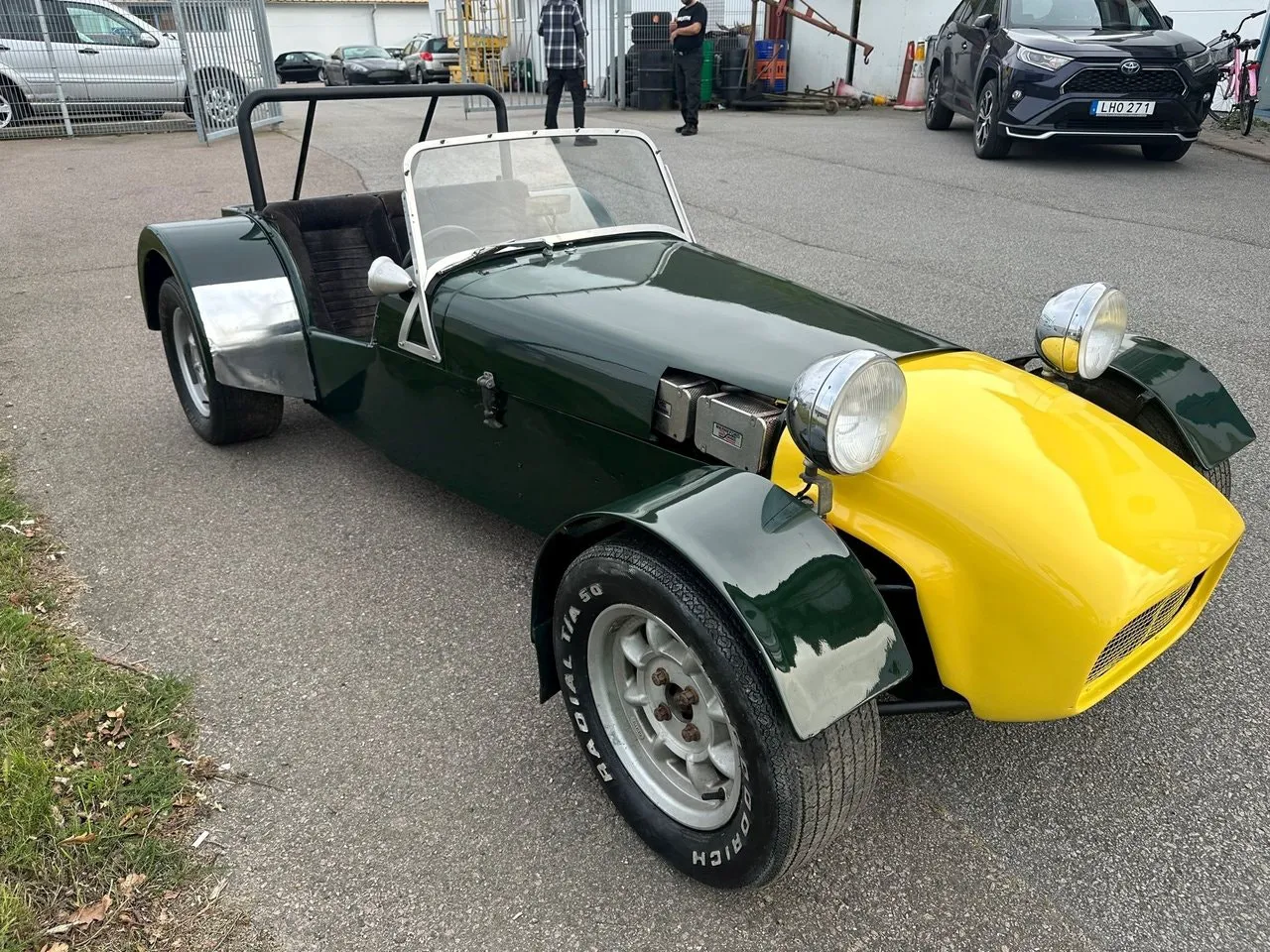 Vehicle image 1