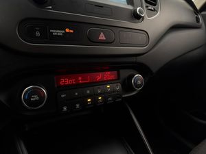 Kia Carens bild 23