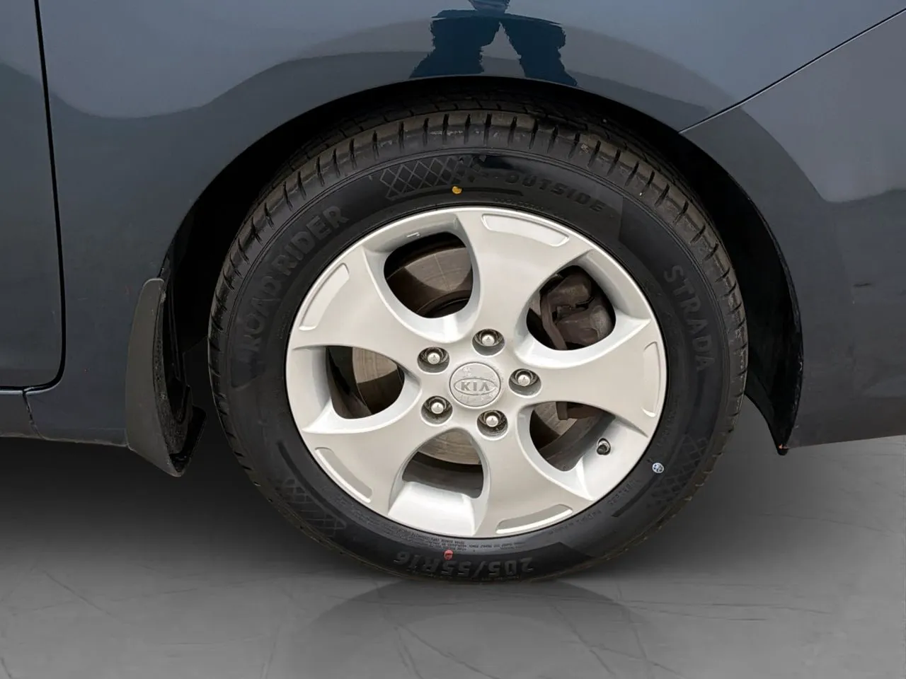 Vehicle image 30