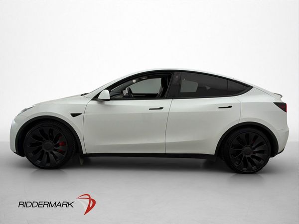 Tesla Model Y Performance 534hk MOMS Drag Pano Värme Skinn - 2023