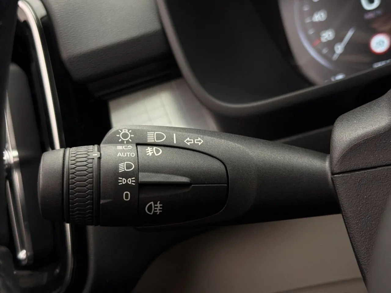 Vehicle image 28