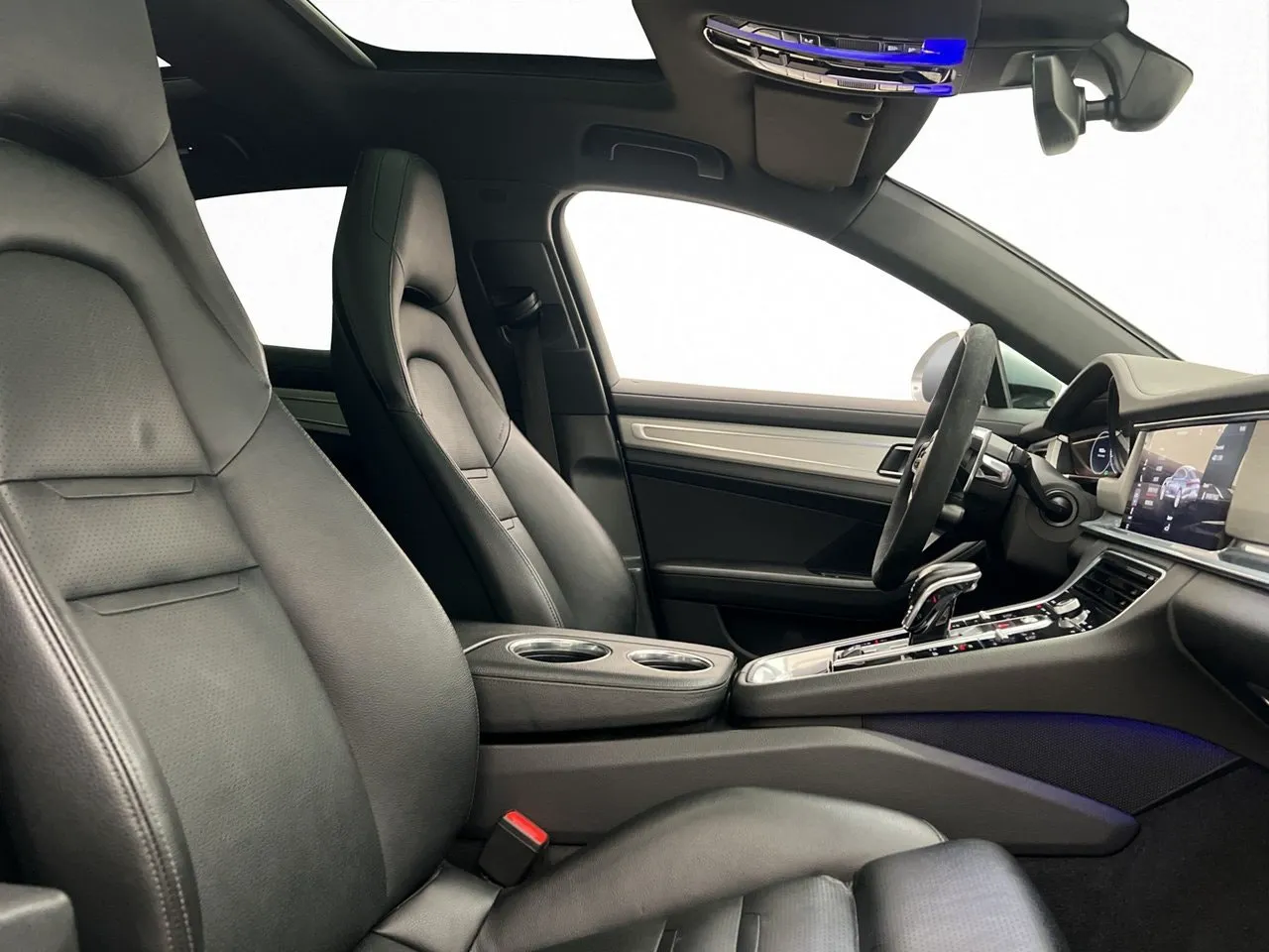Vehicle image 14