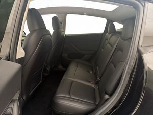 Tesla Model Y bild 26