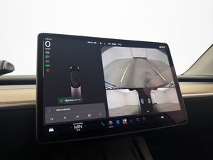 Tesla Model Y bild 16