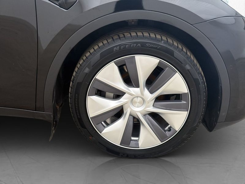 Tesla Model Y bild 32