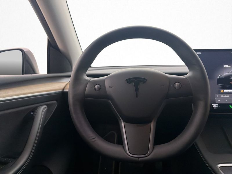 Tesla Model Y bild 15