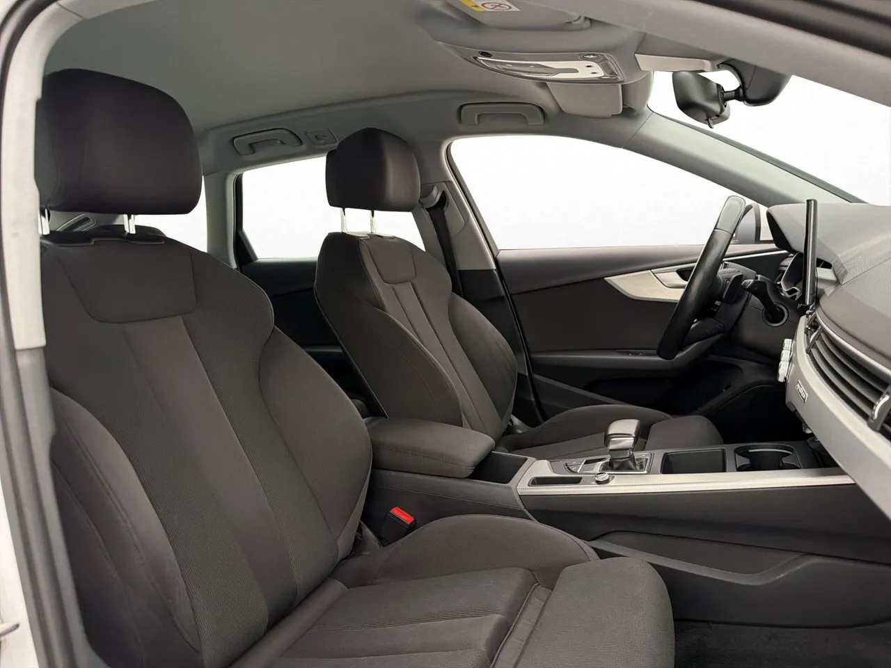 Vehicle image 18