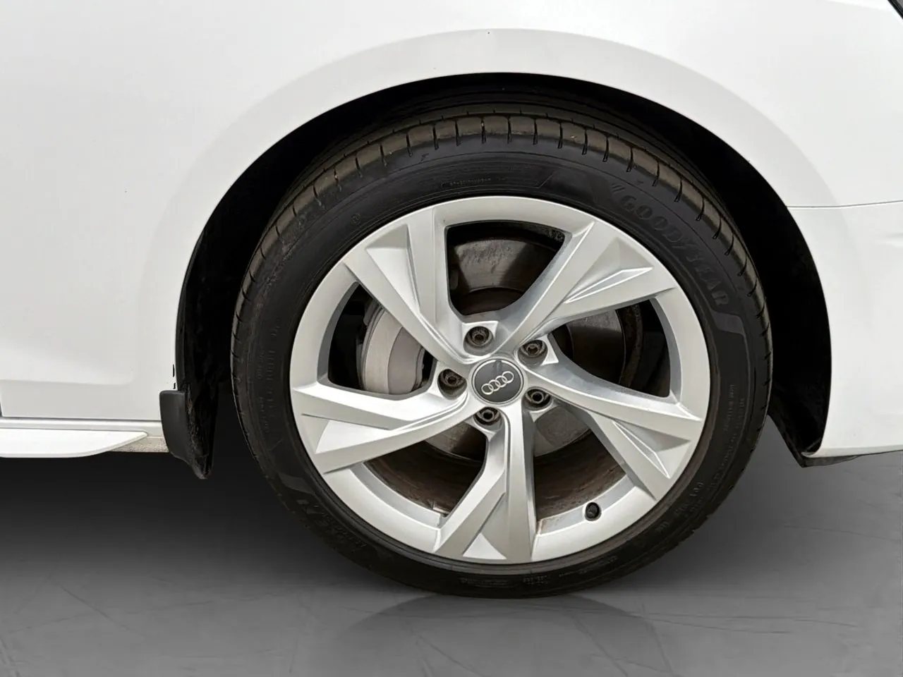 Vehicle image 31