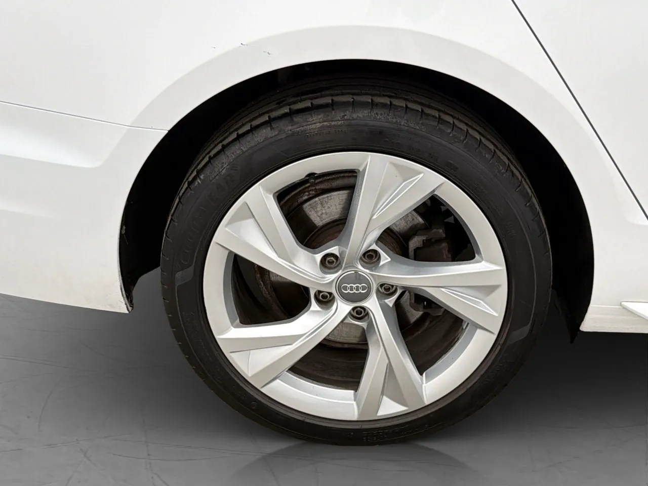 Vehicle image 30