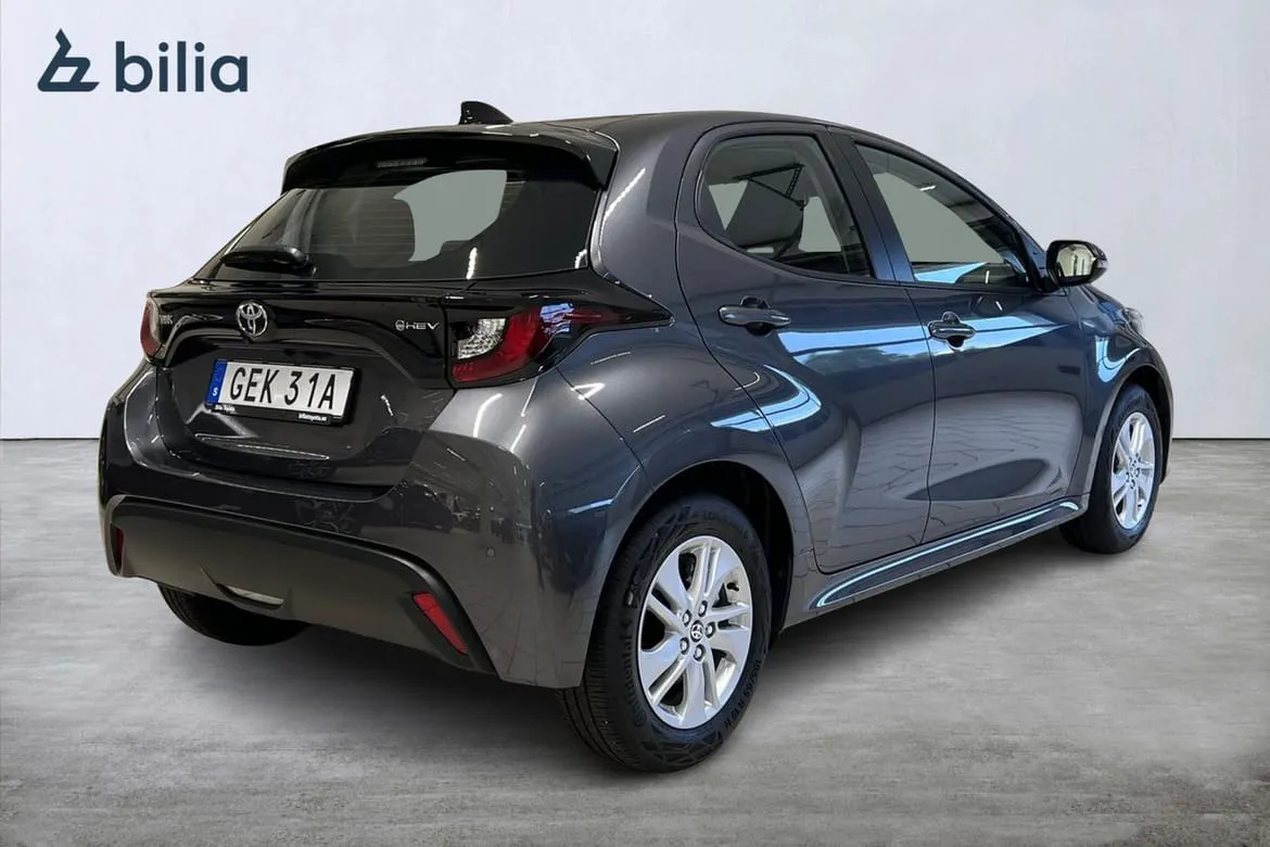 Vehicle image 18