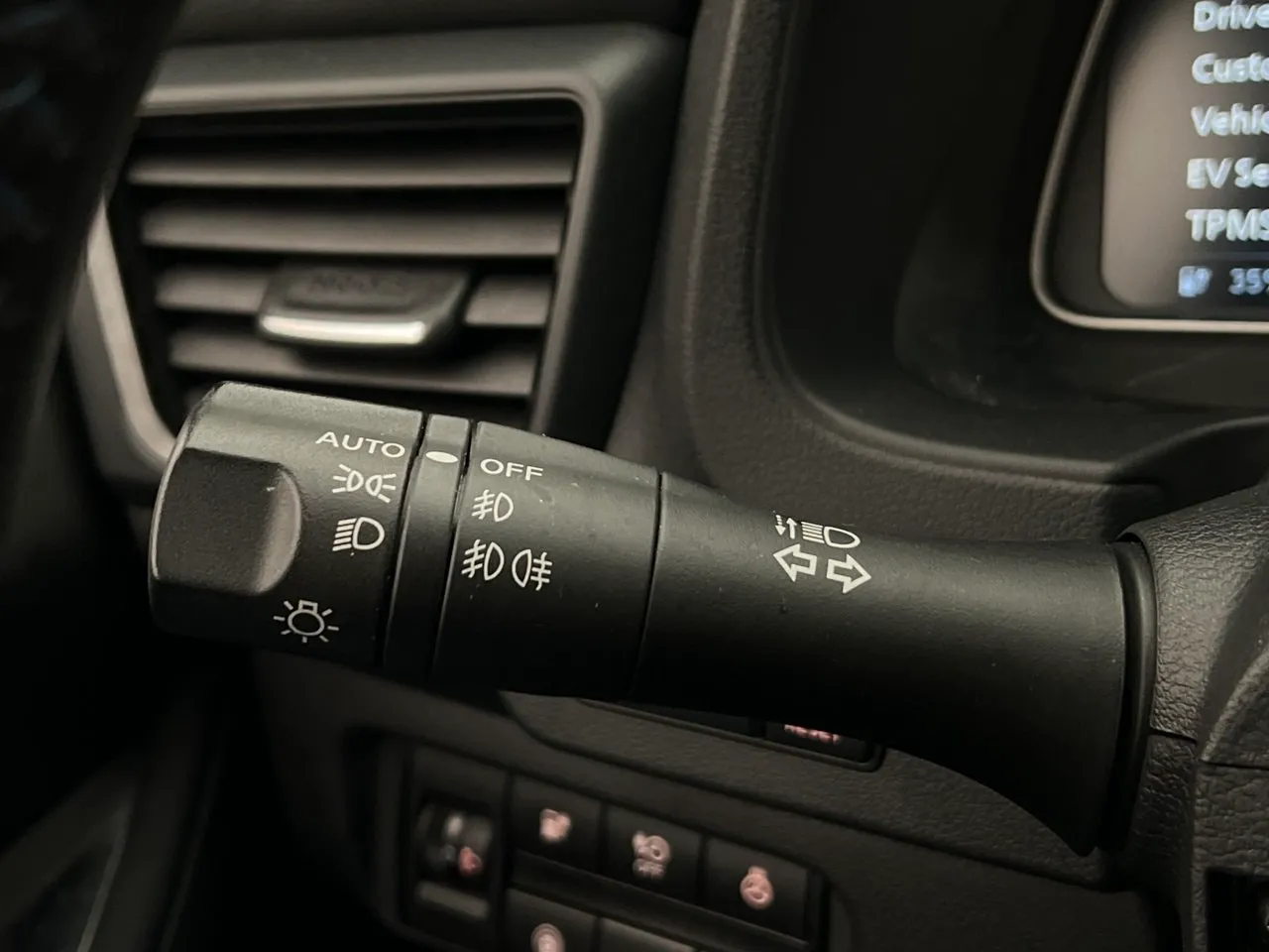 Vehicle image 28