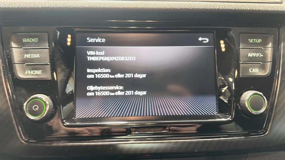 Vehicle image 18