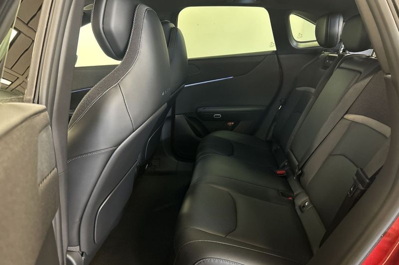 Mazda CX-6e bild 11