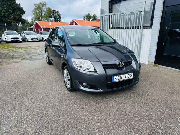 Toyota Auris 1.6 132HK 5-D VALVEMATIC / VÄRMARE / DRAG - 2010