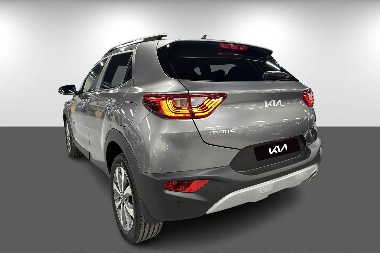 Vehicle image 20