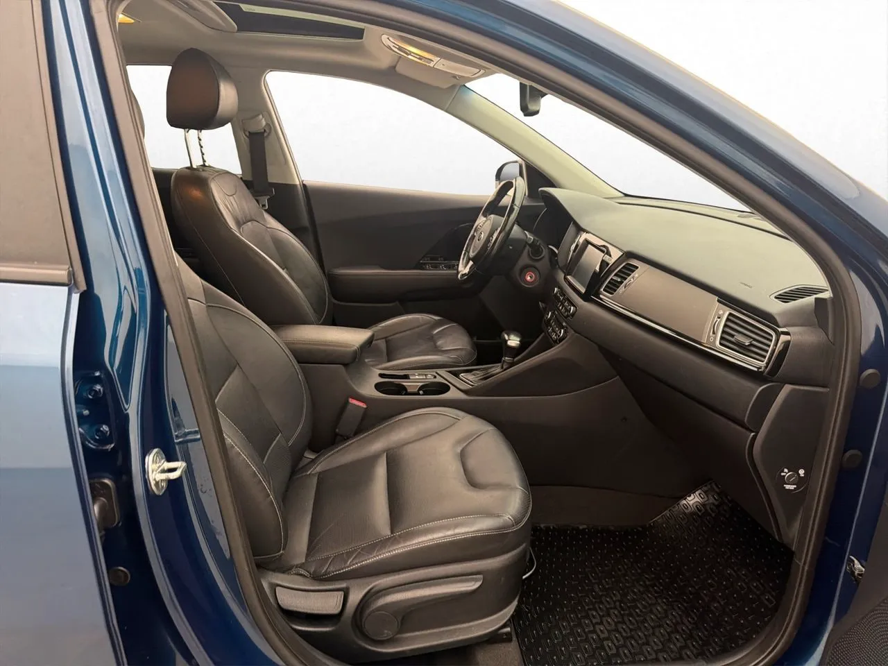 Vehicle image 21