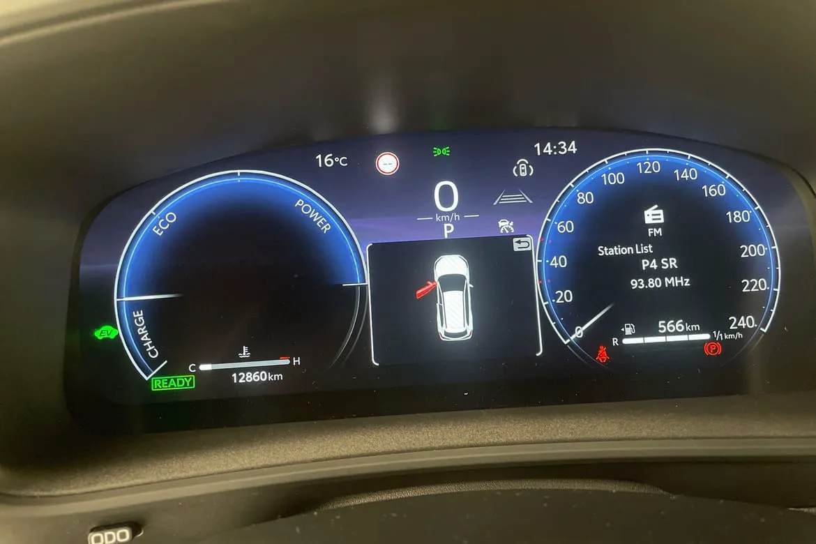 Vehicle image 15