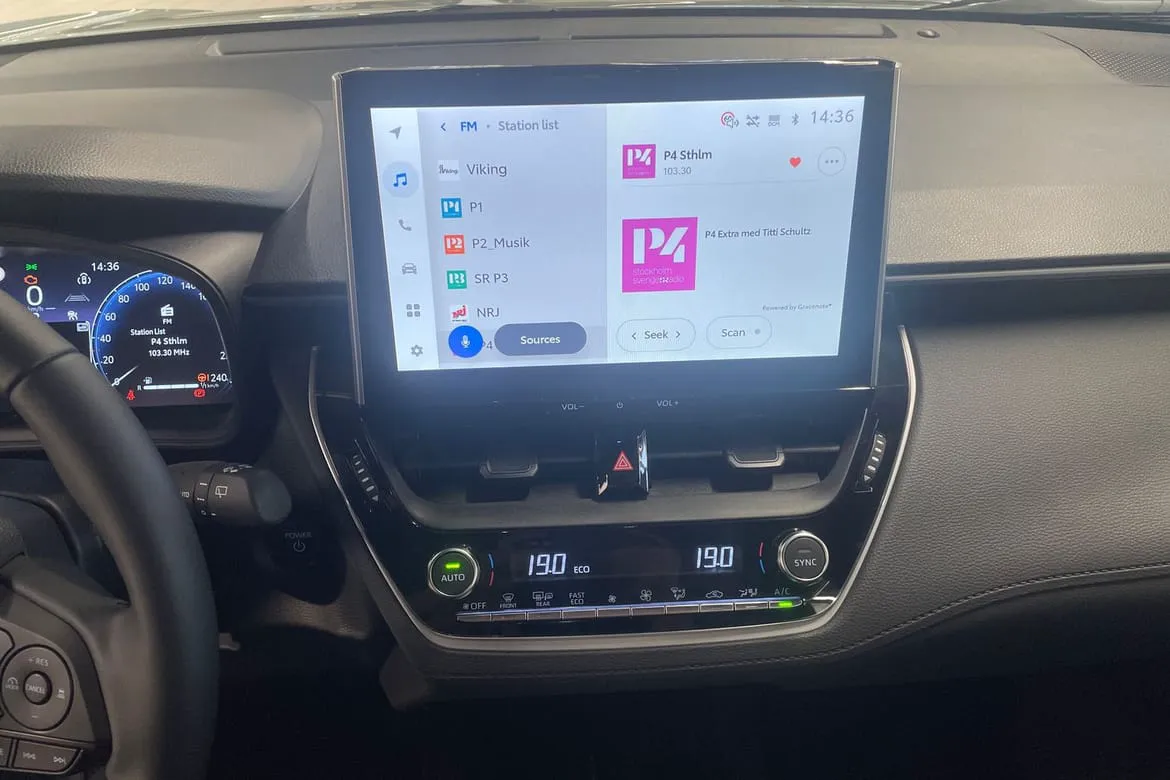 Vehicle image 14