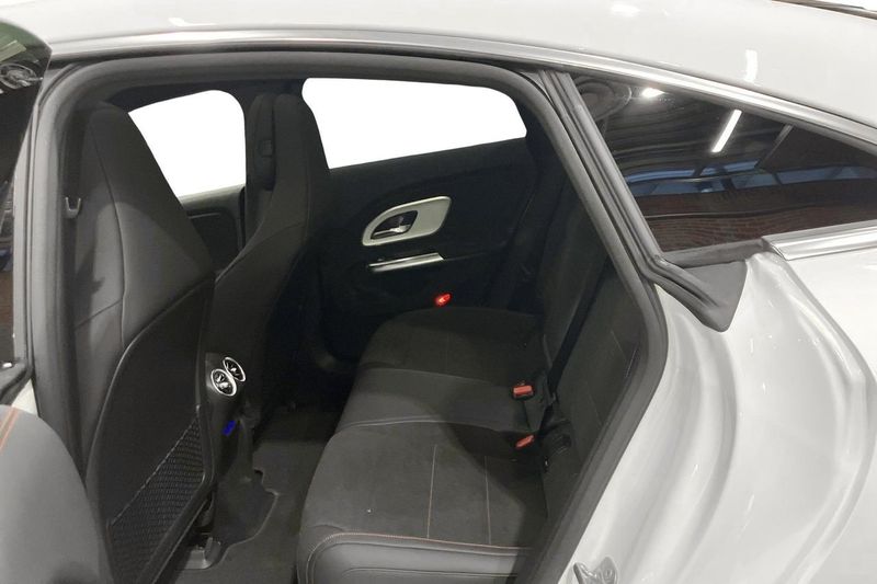 Mercedes CLA250 bild 10