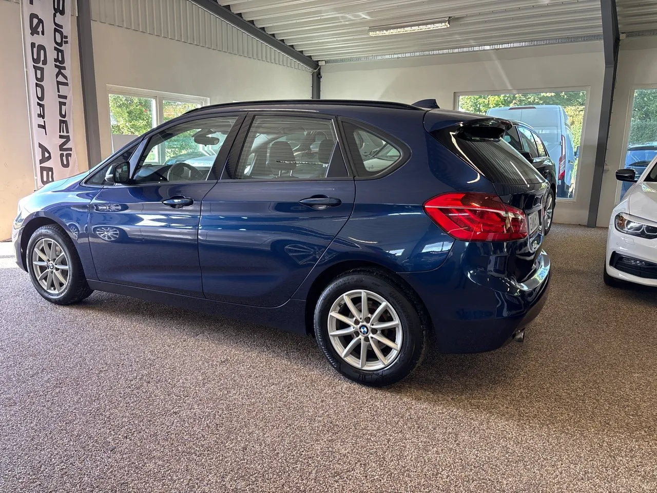 Vehicle image 8